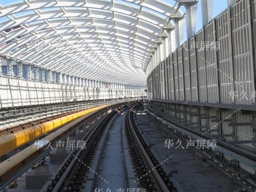 铁路声屏障