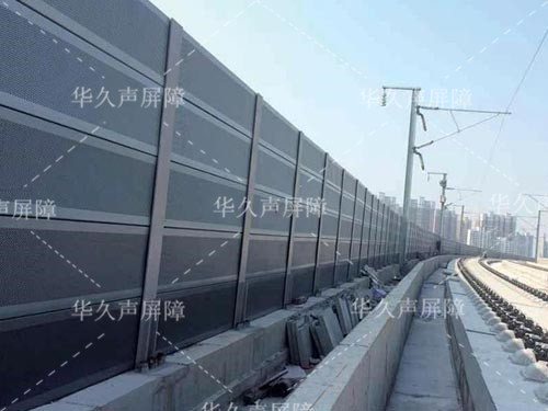 铁路声屏障