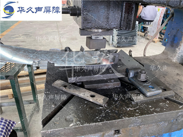 声屏障配件开孔