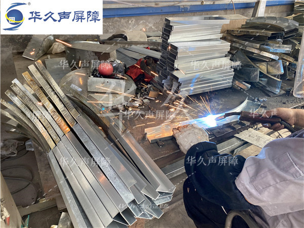 顶部弧形配件焊接