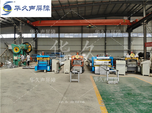 声屏障压弯车间