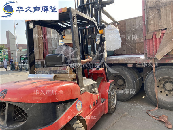 声屏障发货现场